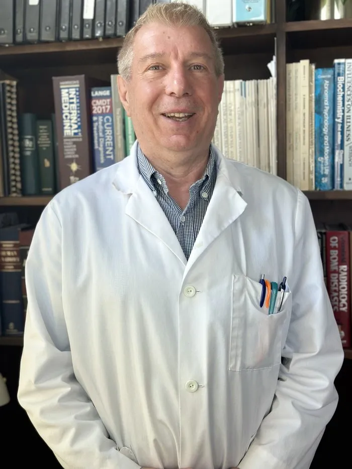 Dr. Balsier, chiropractor at Crest Hill Clinic