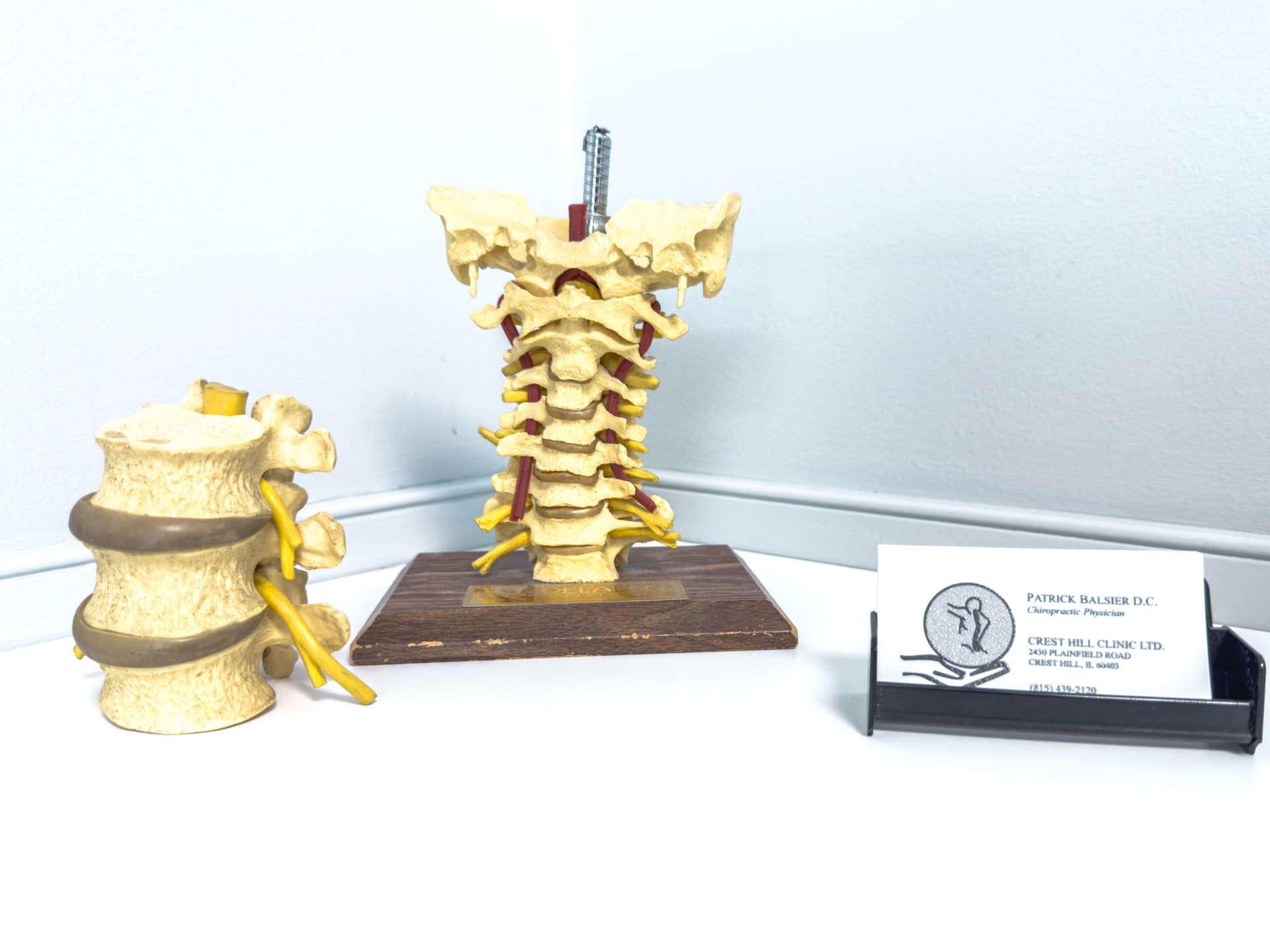 Chiropractic visual aids relating to extremity problems at Crest Hill Clinic